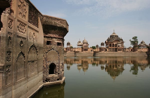 Taxi service in Vrindavan