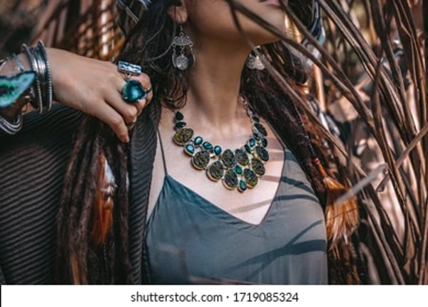 Sagacia Jewelry