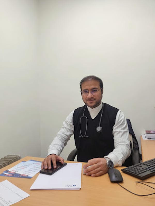 Dr. Amit Saklani